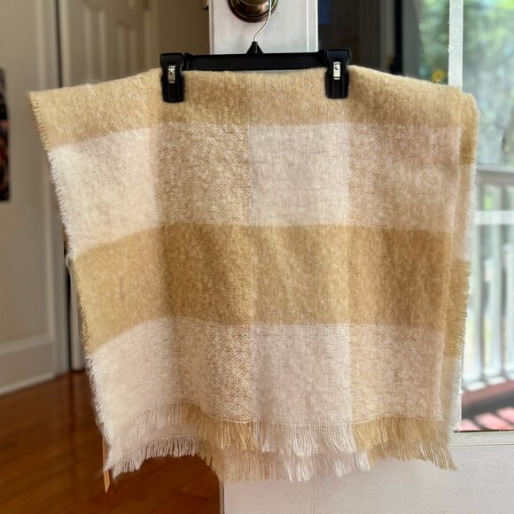 NWT Steve Madden Tan Check Blanket Scarf Women OS - Picture 2 of 6